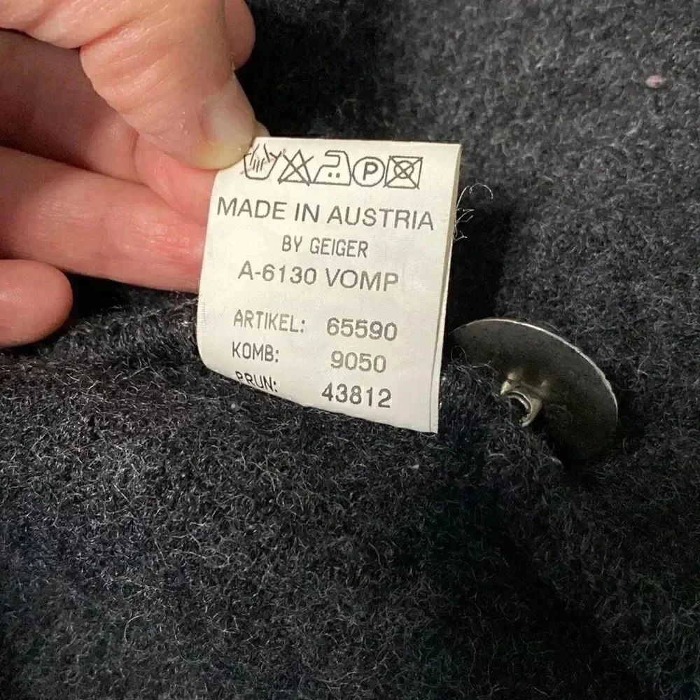 Geiger Collections Made in Austria Coat - Picture 11 of 11